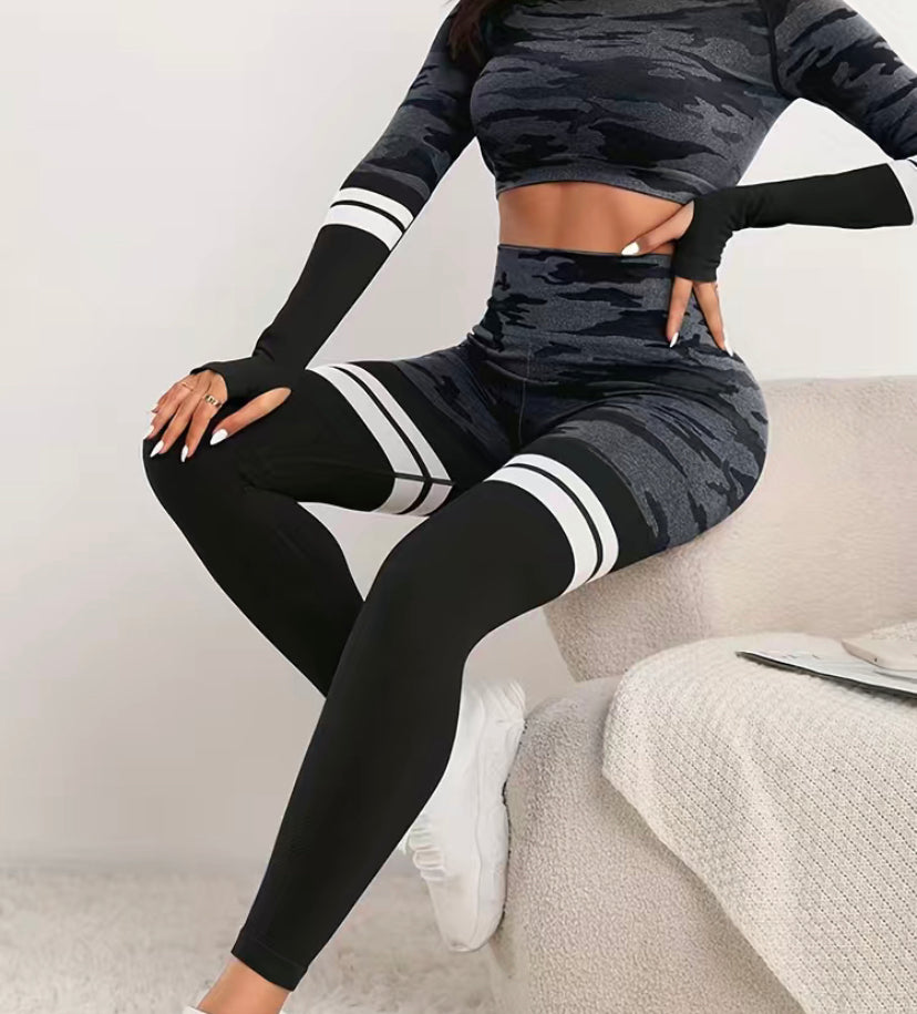 TWO PIECES SPORT SUIT