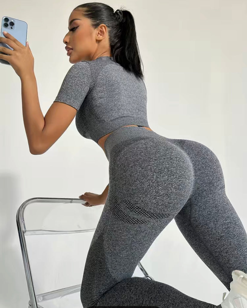 TWO PIECES SPORT SUIT