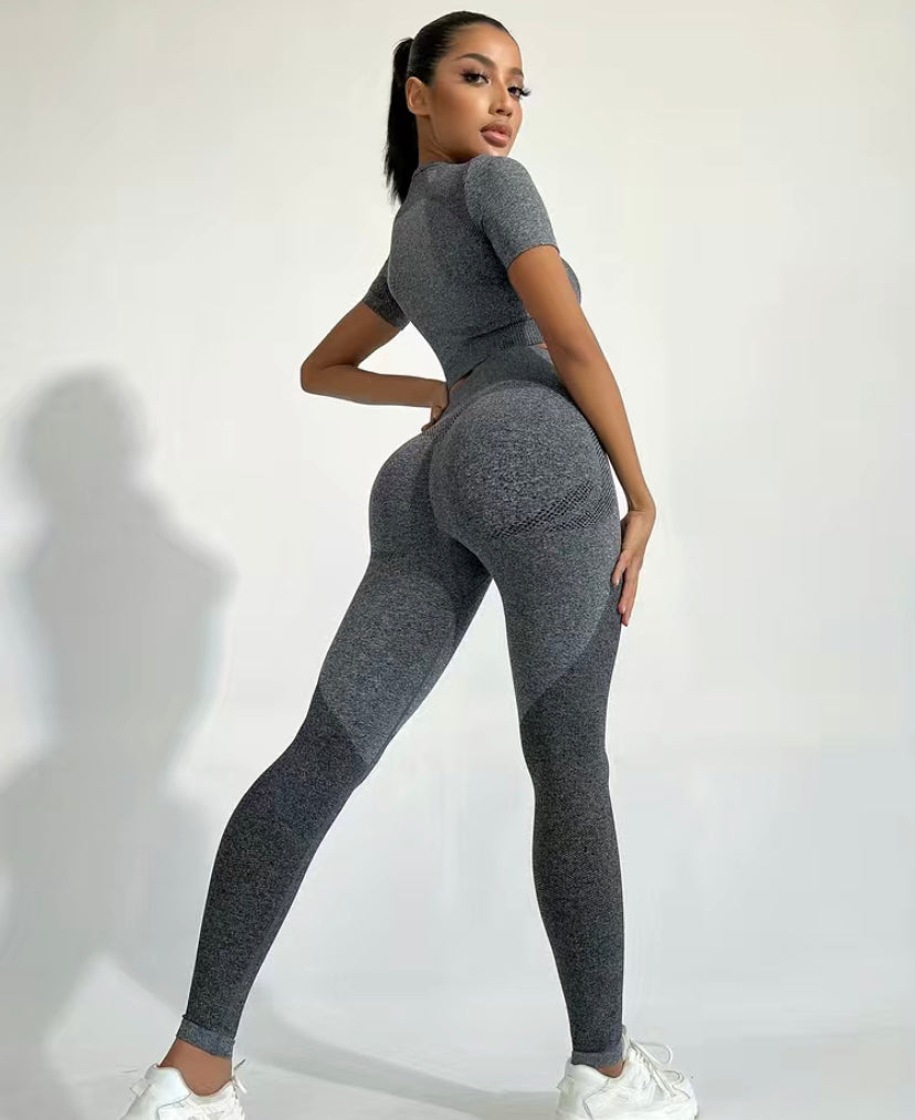 TWO PIECES SPORT SUIT