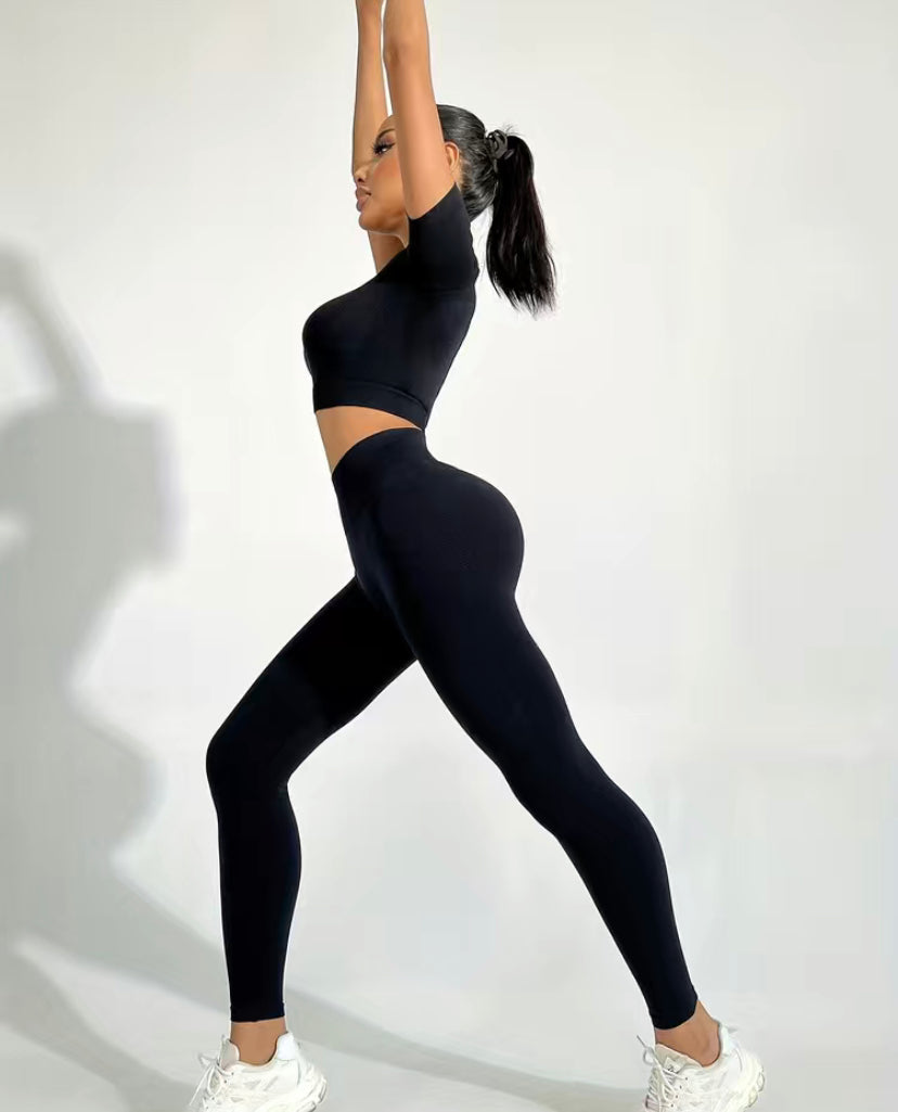 TWO PIECES SPORT SUIT